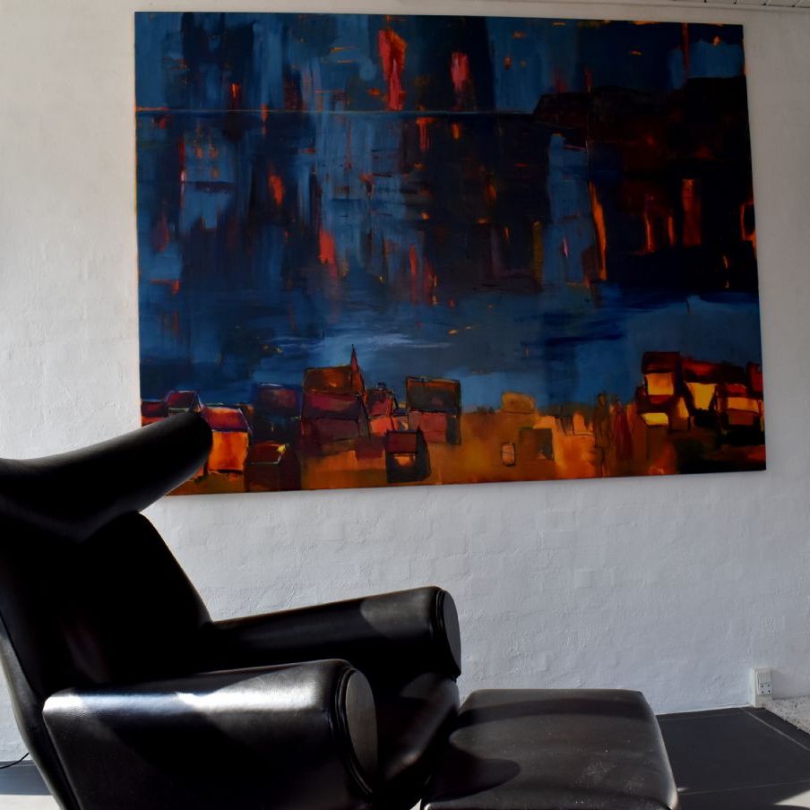 Nr. 423
Oil on convas
Titel: Lyset over havet og bygden
Mål: h. 150 x br. 200 cm
Incl. svæveramme sort/sølv
Pris dkr.  25.000 Euro 3.360