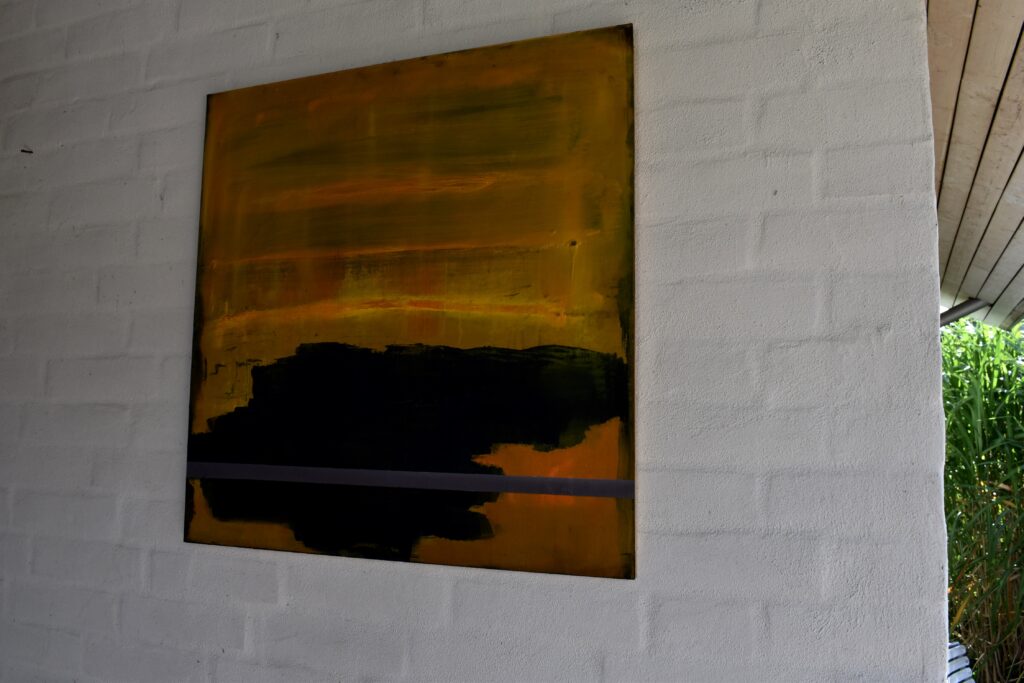 No. 339 Tittel: Gul ved afgrænsning Størrelse: h. 61cm x b. 61 cm Materiale: Oil on camasonite Indramning: Svæveramme sølv/sort Pris: dkr. 4.000 Euro 535