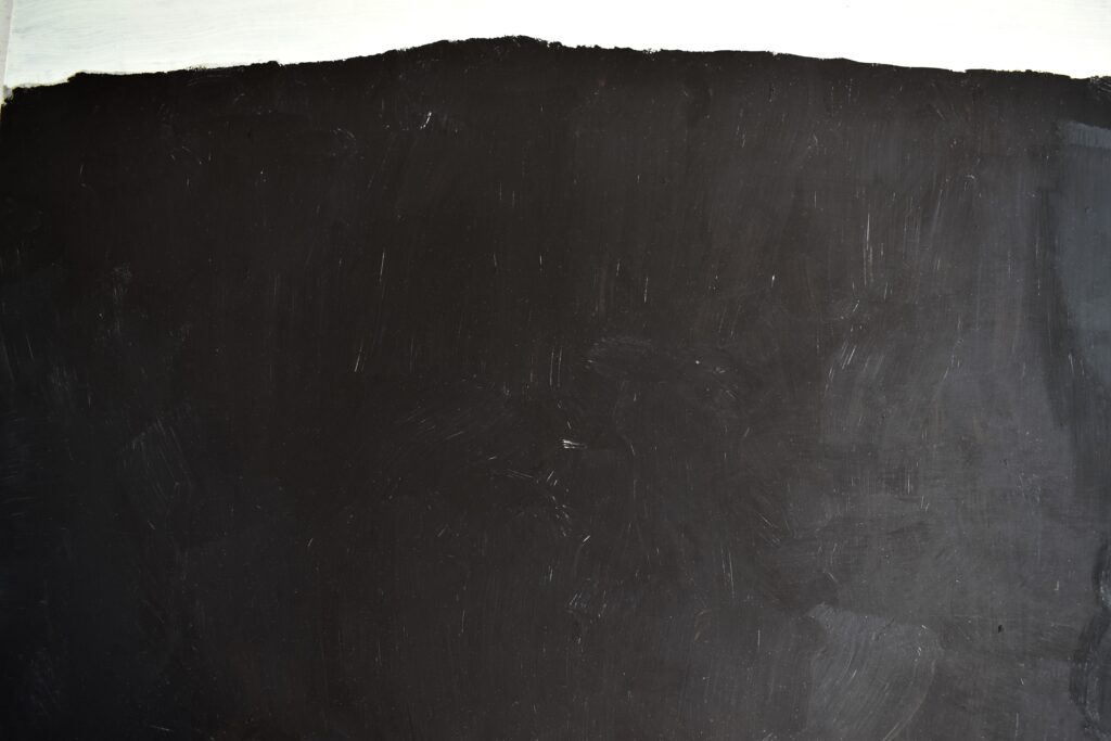 No. 365 Tittel: Sort i hvidt Størrelse: h. 61cm x b. 61 cm Materiale: Oil on camasonite Indramning: Svæveramme sølv/sort Pris: dkr. 4.000 Euro 535